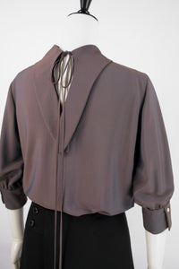 <p>“ELEGANT TIE-NECK” blouse <p> </p>(Rayon/Polyester)</p> <p> ❮受注商品❯ </p>