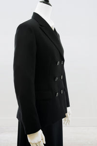 <P>"Le Chic Noir"</p>SEMI PEAKED LAPEL DOUBLE JACKET </p><p>( Double cloth )</P> <p> ❮受注商品❯ </p>