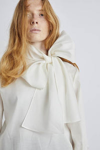 <p>“PETAL” blouse <p> </p>(silk cotton satin organdy)</p>