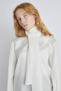 <p>“PETAL” blouse <p> </p>(silk cotton satin organdy)</p>