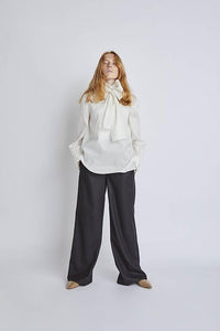 <p>“PETAL” blouse <p> </p>(silk cotton satin organdy)</p>