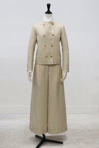 <p>"La Grâce Pure"</p>DOUBLE-BREASTED COLLARLESS JACKET</p><p>( Dry Wool)</p>  <p> ❮受注商品❯ </p>
