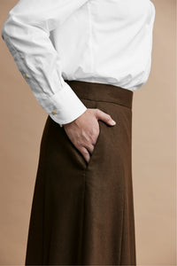 <p>"Semiflared Skirt"</p><p>( Super 120's lambs wool )</p>