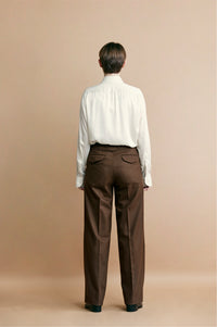 <p>"Two Tuck Pants"</p><p>( Super 120's lambs wool )</p>